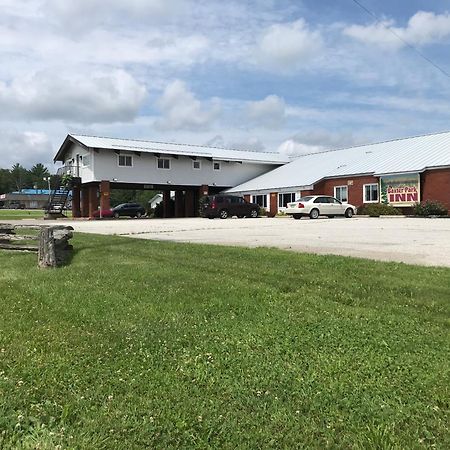 Baxter Park Inn Millinocket Exterior foto